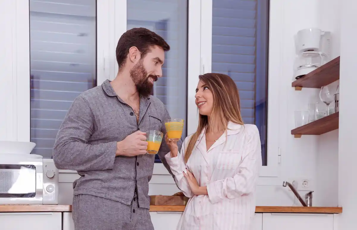 happy couple daily habits