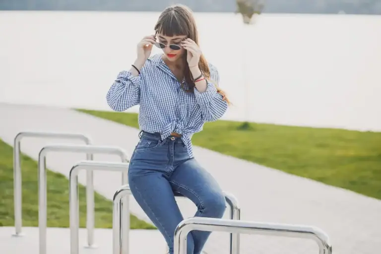 stylish outfit accessories combination casual look Netherlands