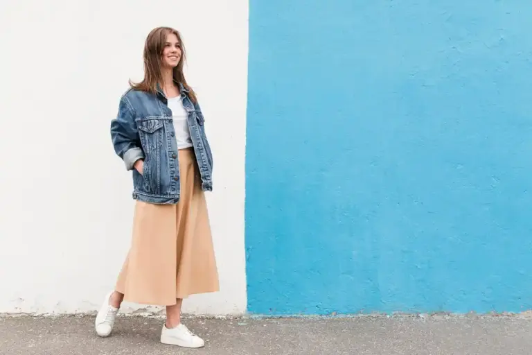 minimalist fashion outfit casual Netherlands