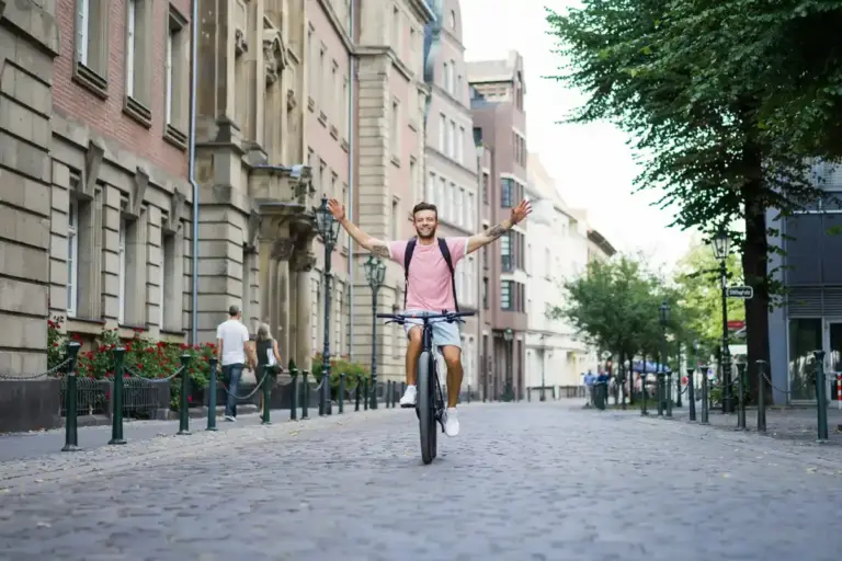healthy lifestyle easy habits busy life cycling walking Netherlands