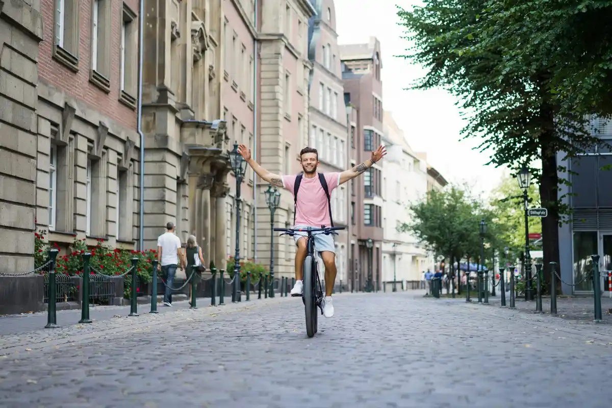 healthy lifestyle easy habits busy life cycling walking Netherlands