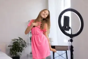 fashion styling influencer tricks casual photoshoot