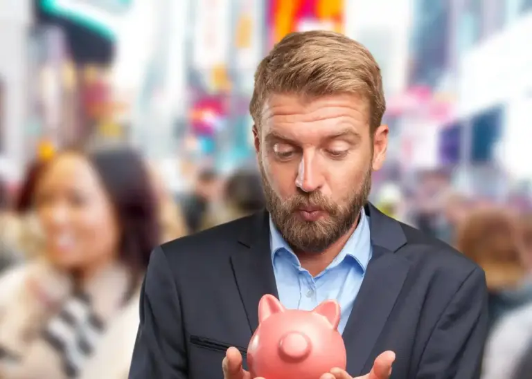 smart people failing with savings money
