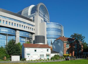 EU-Hof oordeelt over claims van voormalige Europarlementsleden over pensioenenorm