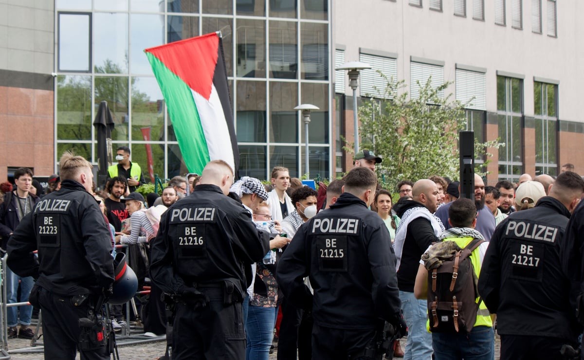 Europa's Democratie onder Druk: Drie Belangrijke Lidstaten Verliezen Vrijheidsgrenzen