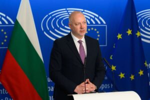 Europese Commissie waarschuwt Bulgarije te midden van toenemende anti-corruptieprotesten en het aftreden van de premier