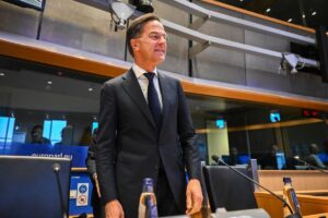 Nato verdedigt gedrag van Donald Trump in de Groenland-kwestie, maar de reactie van EU-parlementsleden wijst op onwil