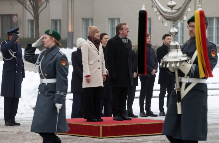 Onzekerheden over de val van de Iraanse regering: uitspraken van de EU-ambassadeur